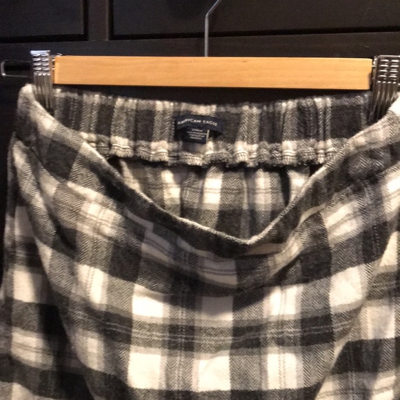 American Eagle Women’s Flannel Mini Skirt - Picture 3 of 4